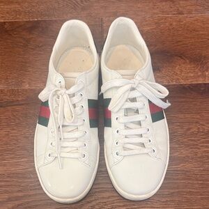 Gucci White Leather Sneakers with Red and Green Stripe